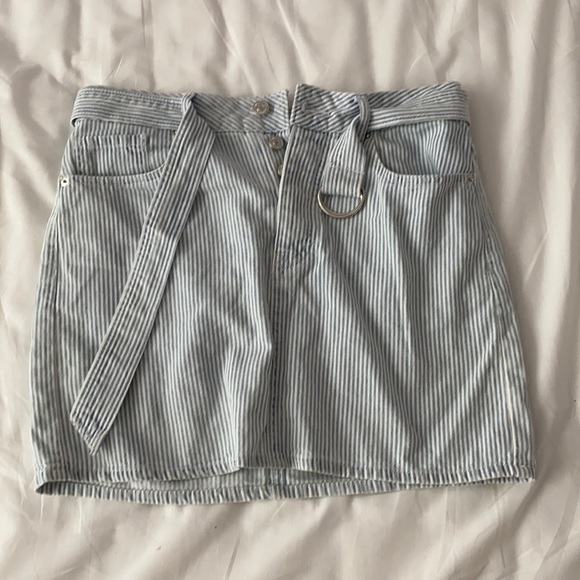 Skirt with belt - Picture 1 of 2